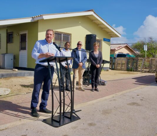 Gobierno y FCCA ta inverti den mantencion di mas cu 141 cas na San Nicolas: Trabounan na Village, Caya Sint Maarten y Caya Guadeloupe ta enfoca riba mehora calidad di bida y cuido di comunidad