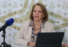Evelyn Wever-Croes: Raad van State a confirma: HOFA ta limita nos autonomia. Nos mester e rijkswet ainda?