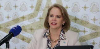 Evelyn Wever-Croes: Raad van State a confirma: HOFA ta limita nos autonomia. Nos mester e rijkswet ainda?