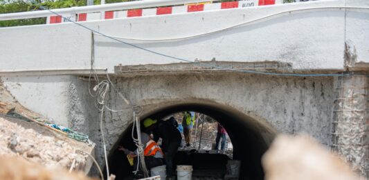 Revitalisacion di Centro di Oranjestad ta sigui: WilhelminabrugĀ hayando su restauracion mas grandi den historia: Trabou ta garantisa siguridad di un caminda importante pa nos comunidad