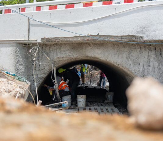 Revitalisacion di Centro di Oranjestad ta sigui: Wilhelminabrug hayando su restauracion mas grandi den historia: Trabou ta garantisa siguridad di un caminda importante pa nos comunidad