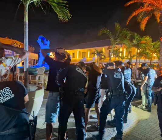 Polis lo bolbe controla riba posesion di arma e weekend aki