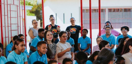 Minister Gerlien Croes: Minister di Educacion a oficialmente aproba e normanan nobo di bay over (overgangsnormen) destina pa e scolnan basico di Dienst Publieke Scholen (DPS)