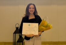 A gradua di Universidad di Aruba, Ariana Gabriella Arends