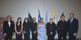 Directiva di Leo Club auspicia pa Aruba Lions Club a keda instala