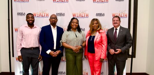 Prome Minister Mike Eman ta comparti mensahe di unidad, liderazgo y proposito na โCalled to Wealth International Summitโ