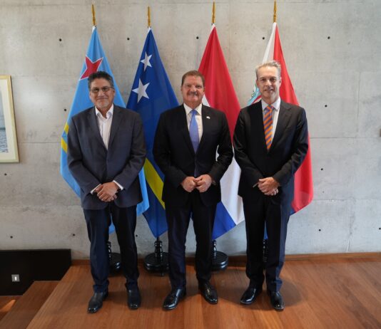 Aruba ta explora pa trece mas fruta y berdura fresco for di Peru
