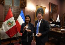 Prome Minister Mike Eman ta fortalece relacion entre Aruba y Peru den encuentro cu Keiko Fujimori