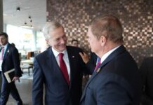 Embahador Alexander Kofman ta califica bishita di Prome Minister Mike Eman na Peru como un exito grandi