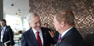 Embahador Alexander Kofman ta califica bishita di Prome Minister Mike Eman na Peru como un exito grandi