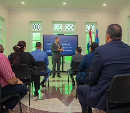 Prome Minister Mike Eman: Tecnologia mester fortalece dignidad humano y e bienestar comun