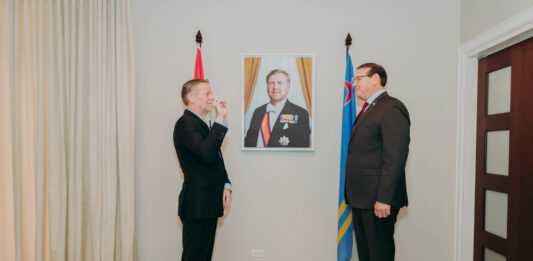 Minister Geoffrey Wever: Banco Central di Aruba cu liderazgo nobo cu huramentacion oficial di su presidente