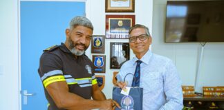 Mas cu 4 decada dunando honor na su Pais: Sr. Jonathan āJohnnyā Henriquez a celebra 45 aƱa sirbiendo pais ArubaĀ
