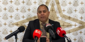 Eduard Pieters: โParlamento no mester mendiga pa minister bin Parlamento duna cuentaโ