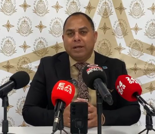 Eduard Pieters: “Parlamento no mester mendiga pa minister bin Parlamento duna cuenta”