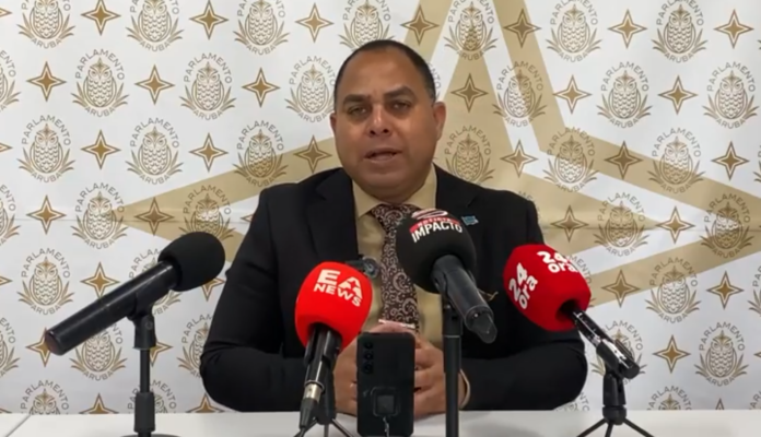 Eduard Pieters_ “Parlamento no mester mendiga pa minister bin Parlamento duna cuenta