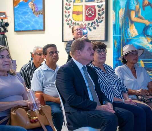 Exposicion āLetra y Consenshi: Balor Humano di un Puebloā ta invita comunidad reflexiona riba historia di sclavitud na Aruba: Prome Minister Mike Eman: Conoce nos historia ta esencial pa evita cu e paginanan scur di humanidad no ripiti nunca mas