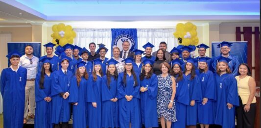 Womenās Club of Aruba a honra e miho graduadonan di 2026