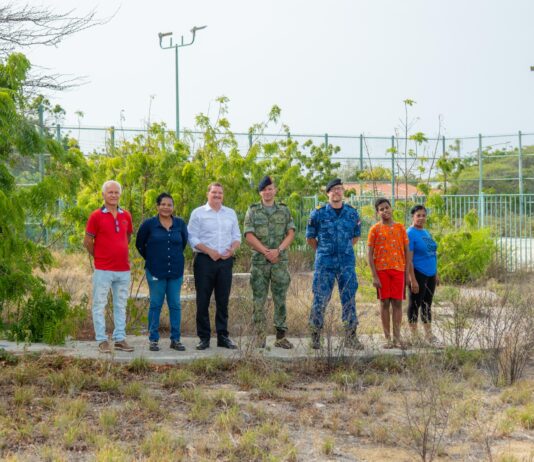Mabon tin ambicion pa bira e bario di mas limpi na Aruba: Marina Real ta duna sosten na Dia Nacional pa Cuida Aruba