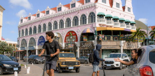 Prohibicion di e-stepnan no ta algo solamente na Aruba sino ta un tendencia internacional y ta proteha siguridad publico