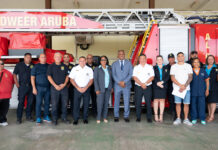 Brandweer awo tin cuarenta bombero certifica pa opera ladderwagen