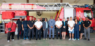 Brandweer awo tin cuarenta bombero certifica pa opera ladderwagen