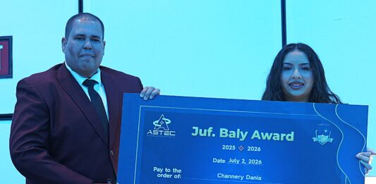 Un anochi historico naunda a obsekia e āJuf. Baly Awardā pa prome biaha na e mihor graduado di Filomena College