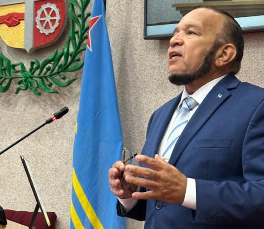 Conflicto di interes y falta di destaho? Parlamentario Endy Croes ta cuestiona contracto di 2.1 miyon di ATA