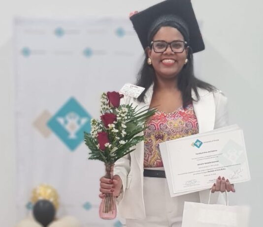 Jennyfer Geerman a gradua como Bachelor den Organization, Governance and Management (OGM)