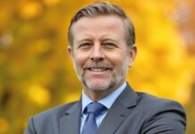 Sr. Thomas Domhoff ta inicia su periodo como Presidente di Banco Central di Aruba