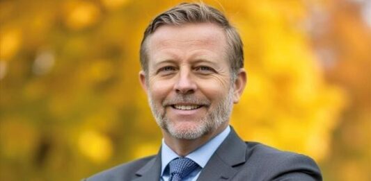 Sr. Thomas Domhoff ta inicia su periodo como Presidente di Banco Central di Aruba