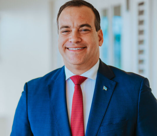 Minister Geoffrey Wever: Presupuesto 2027 ta marca un era nobo den maneho financiero di Aruba