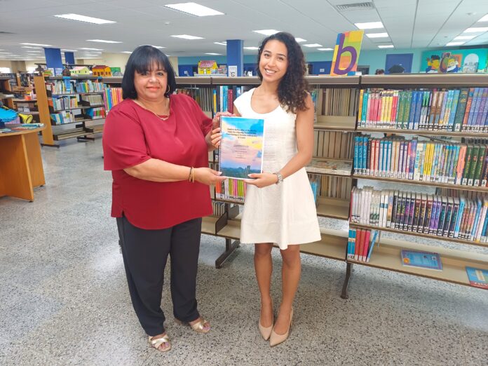 1000156571