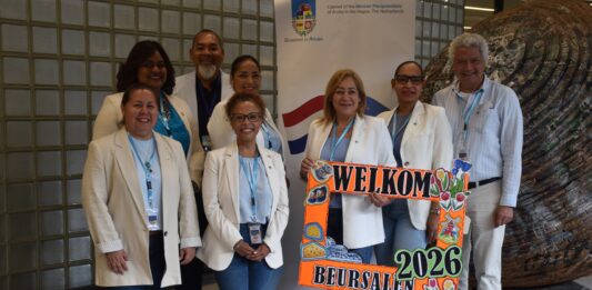 E grupo di studiantenan a yega bon Hulanda