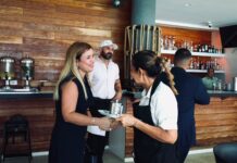 Parlamentario Jennifer Arends-Reyes: “Bishita na Radisson Blu Aruba ta mustra importancia di talento local y un turismo di calidad”