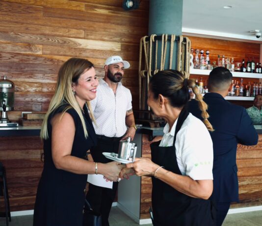 Parlamentario Jennifer Arends-Reyes: โBishita na Radisson Blu Aruba ta mustra importancia di talento local y un turismo di calidadโ
