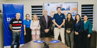 Caribbean Mercantile Bank N.V. y Aruba Beach Tennis ta renoba nan partnership pa tres aña mas pa promove Aruba Open Beach Tennis Championship