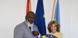 Bishita di cortesia di Minister Plenipotenciario di CuraΓ§ao