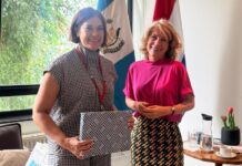 Bishita di cortesia na embahador di Guatemala