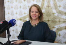 Lider di fraccion di MEP, Evelyn Wever-Croes: Aruba mester un debate serio riba futuro di turismo y no confusion di responsabilidad