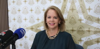 Lider di fraccion di MEP, Evelyn Wever-Croes: Aruba mester un debate serio riba futuro di turismo y no confusion di responsabilidad