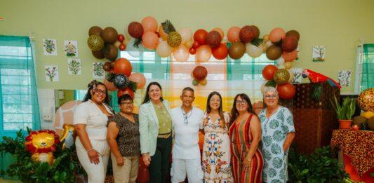 Club Kibrahacha: Summer Camp pa adulto mayor cu bishita di Minister Wyatt Ras