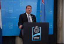 Gobierno pendiente riba decision di Mike de Meza