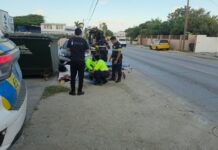 Motociclista pasando auto a perde control y a dal abao na Sero Blanco