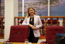 Parlamentario Jennifer Arends-Reyes ta desea studiantenan hopi exito: “Bay cu ambicion, pero corda semper di unda bo ta bin”