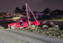 Toyota Hilux a ranca palo di luz dialuna marduga