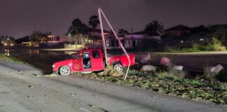 Toyota Hilux a ranca palo di luz dialuna marduga