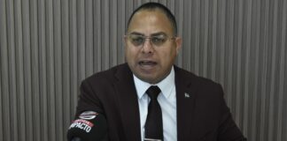 “Un aña despues di un decision unanime, cuerpo policial ainda sin bodycam”” Parlamentario Eduard Pieters (PPA) ta cuestiona pakico Gobierno no a ehecuta un decision di Parlamento