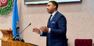 40 Aña di Status Aparte: Parlamentario Hendrik Tevreden ta cuestiona si Aruba lo fortalece su autonomia of entrega esaki