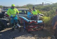 Dos persona herida den accidente diadomingo mainta na Palm Beach